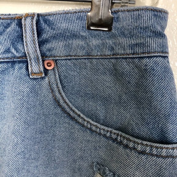 ASOS DENIM Lightwash Ripped Denim Jean Shorts 12 - Picture 3 of 11